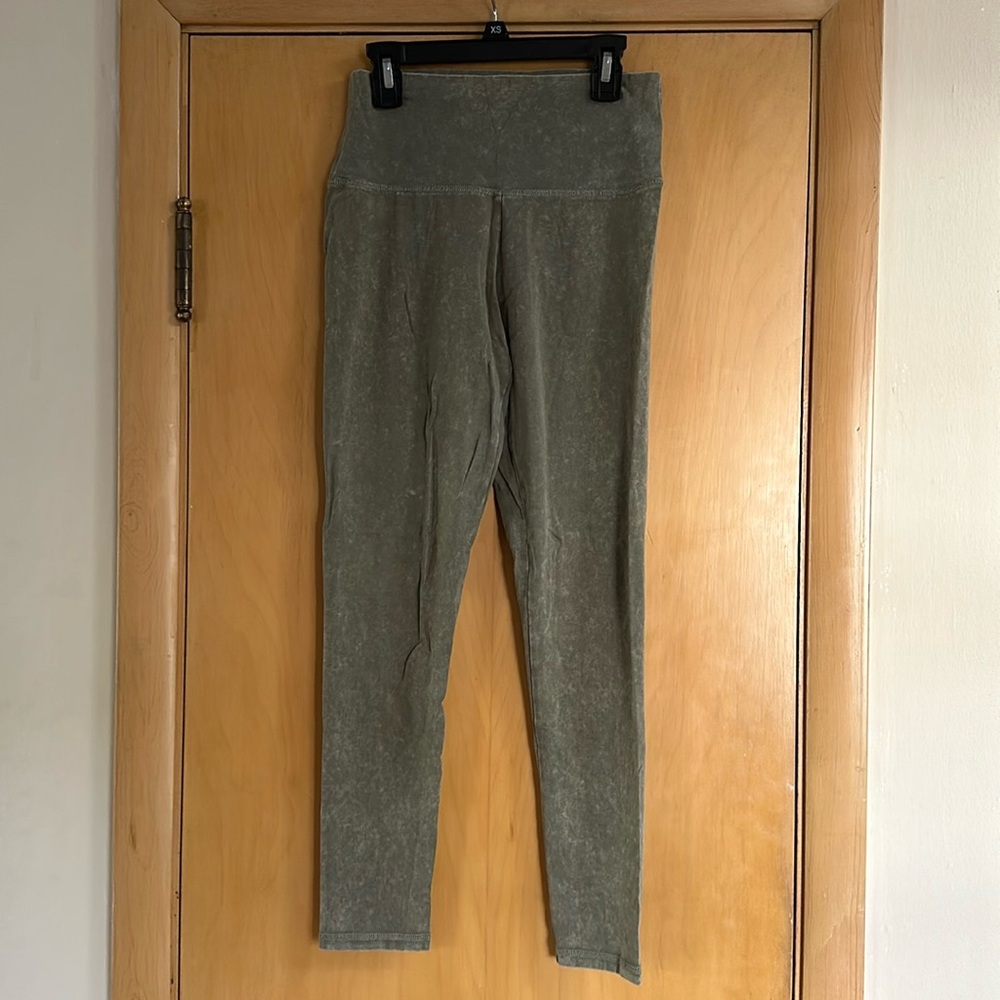 aerie green white thin speckled leggings!